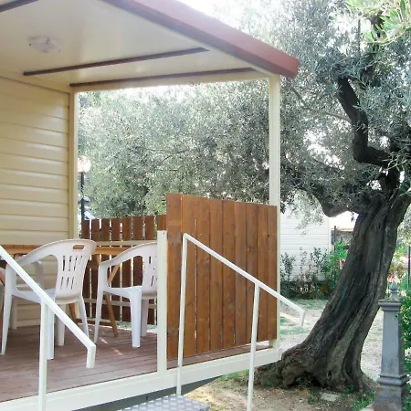 Dom wakacyjny Locazione Turistica Villaggio Europe Garden *